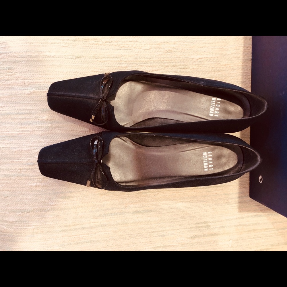 Navy Stuart Weitzman heels with bow